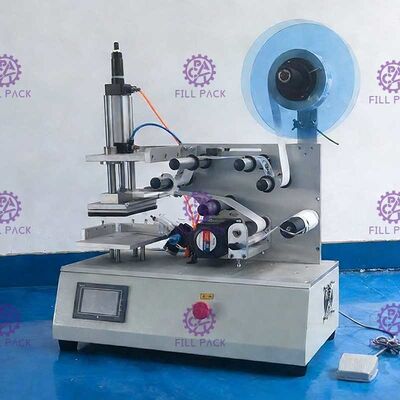 Labeller бутылки полуавтоматного квадрата плоский раздражает одиночное оборудование машины для прикрепления этикеток стикера бортовых или двойных сторон слипчивое поставщик
